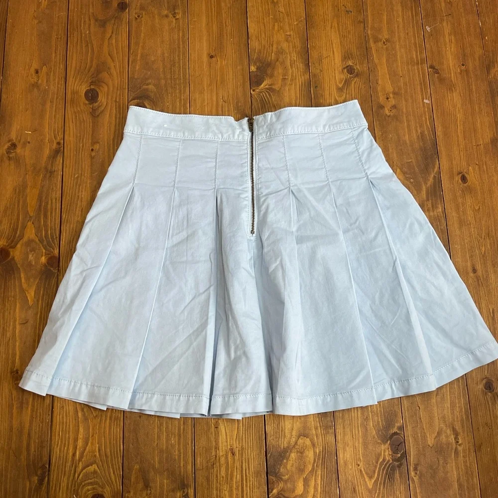 American Eagle Outfitters size 4 pale blue pleated skirt